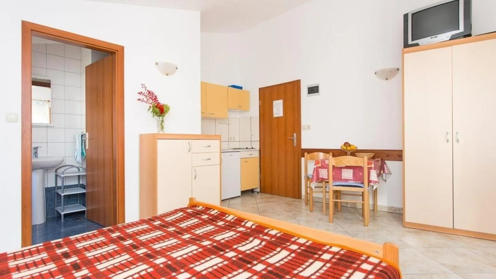 Zic-Mrakovcic Br2 S2 K2 Ohne Balkon Daire Baška
